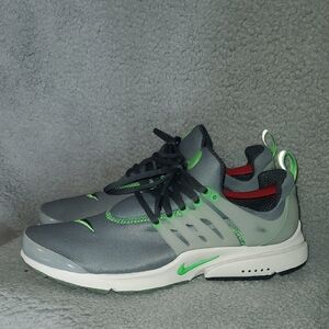 NIKE AIR PRESTO PREMIUM SMOKE GREY-SCREAM GREEN "HALLOWEEN" Men's Size 12